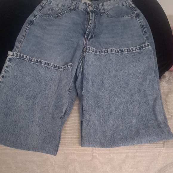 Light Wash Blue Denim Jeans - Picture 2 of 6